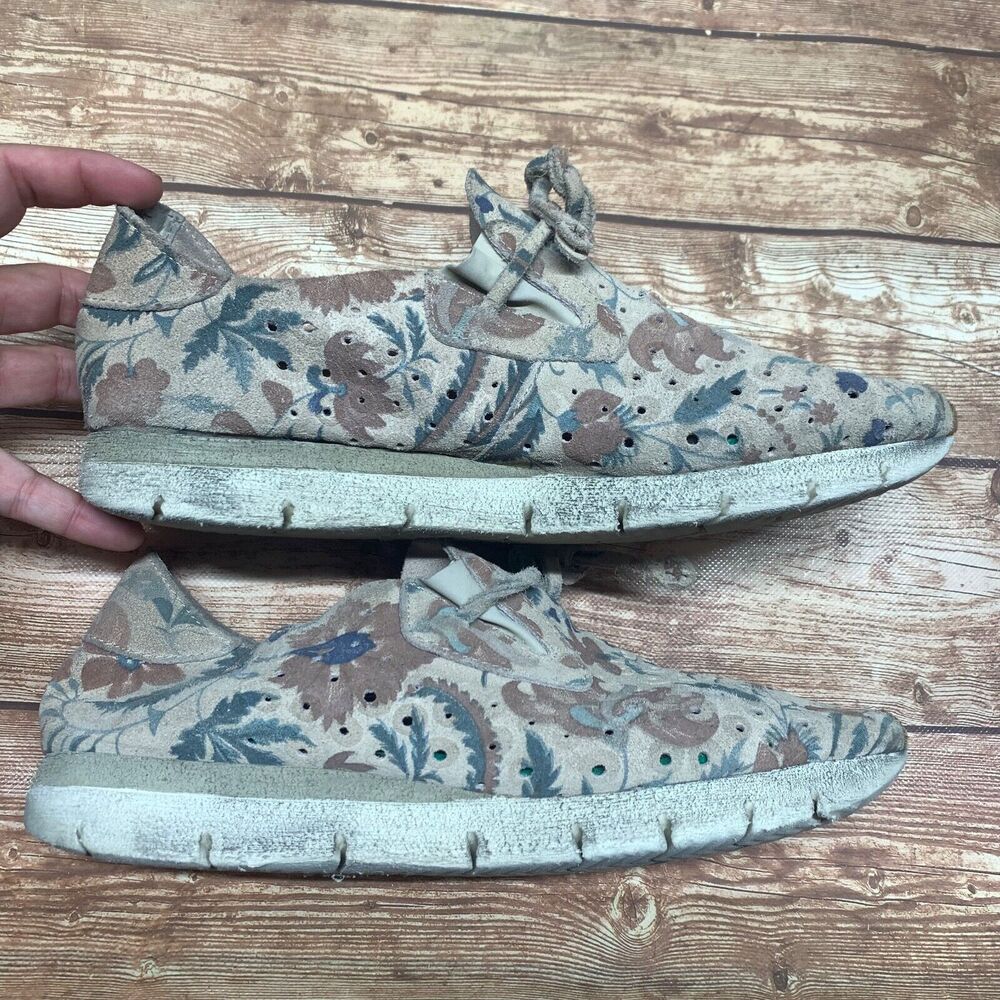 OTBT Lunar Floral Women 9M Comfort Sneaker Off The Beaten Track Perforated Shoes - Picture 2 of 11